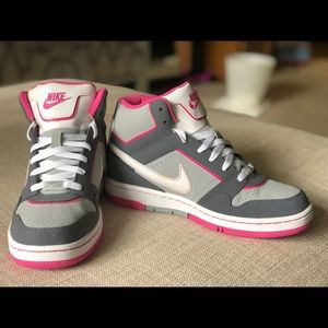 Nike Air Prestige 3 Women’s - Size 8